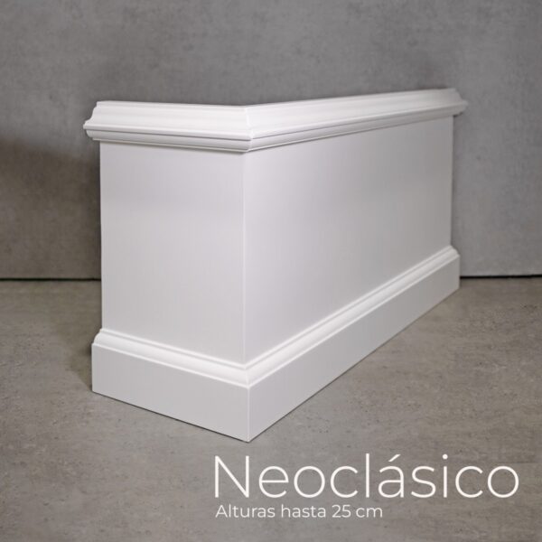 Rodapié blanco lacado Neoclásico