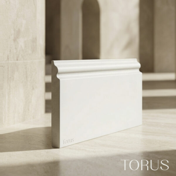 Rodapié blanco lacado Torus ®